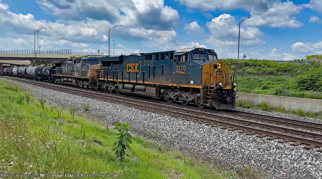 CSX 3170 leads M224 with a PSR head end.
